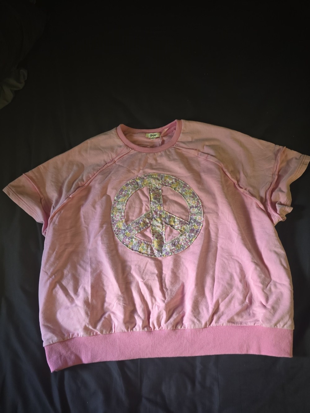 Pink Short-Sleeve Sweatshirt with Floral Peace Graphic